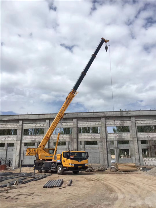 恭城吊装作业前会做设备检查吗？安全保障措施有哪些？