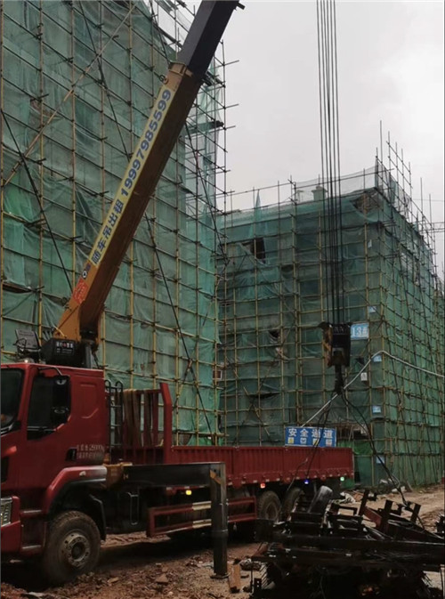 恭城“慢工细活”—— 吊车的 “微动控制” 技术